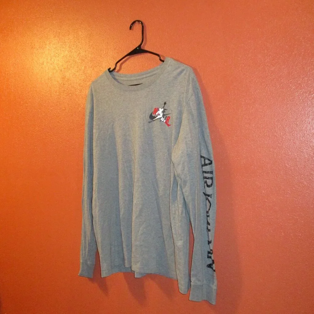Jordan Shirt Men X Large Gray Red White Black Jumping Airman Long Sleeve Shirt